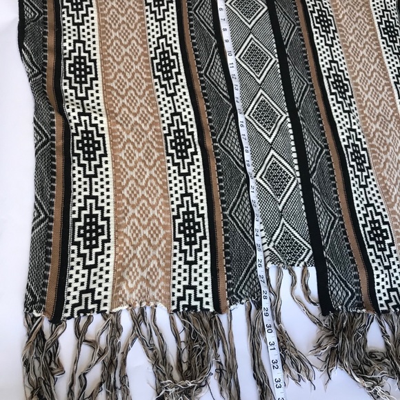 Vest Poncho Style Western Black and Tan with Fringe Size L 100% Acrylic - Picture 8 of 12